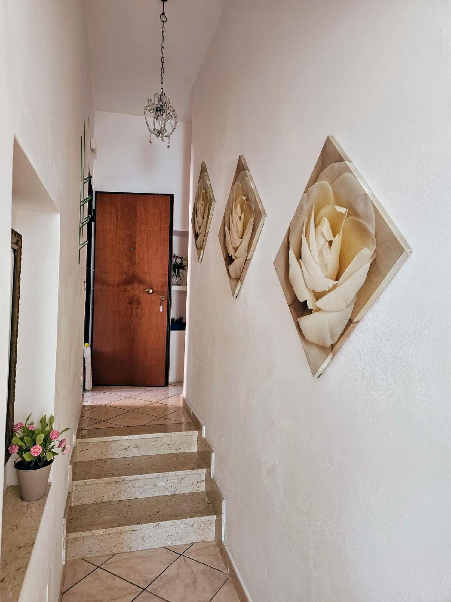 Casa Atena, Spaziosa, Romantica Con Idromassaggio Privato Varraze Exterior foto