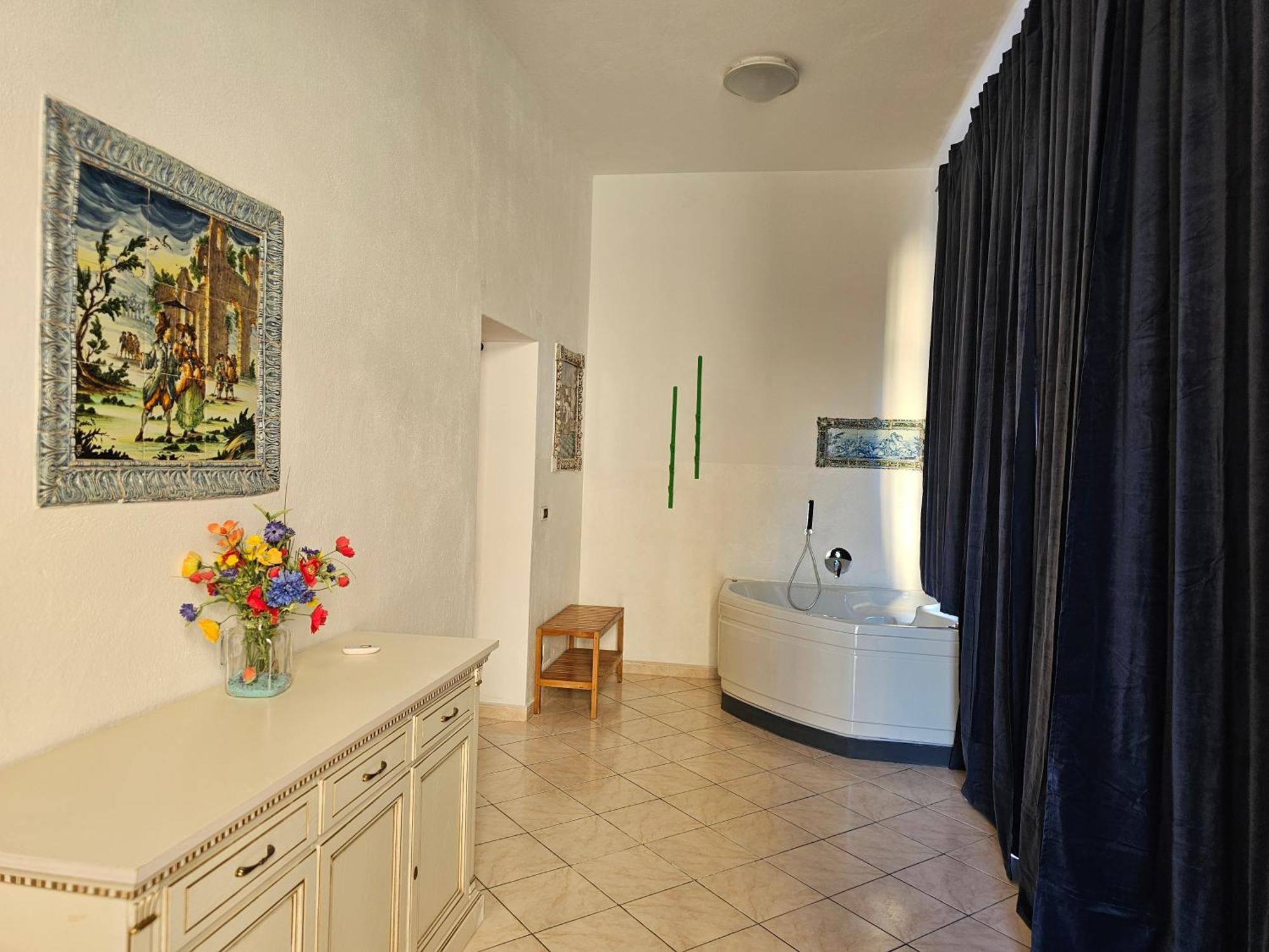 Casa Atena, Spaziosa, Romantica Con Idromassaggio Privato Varraze Exterior foto