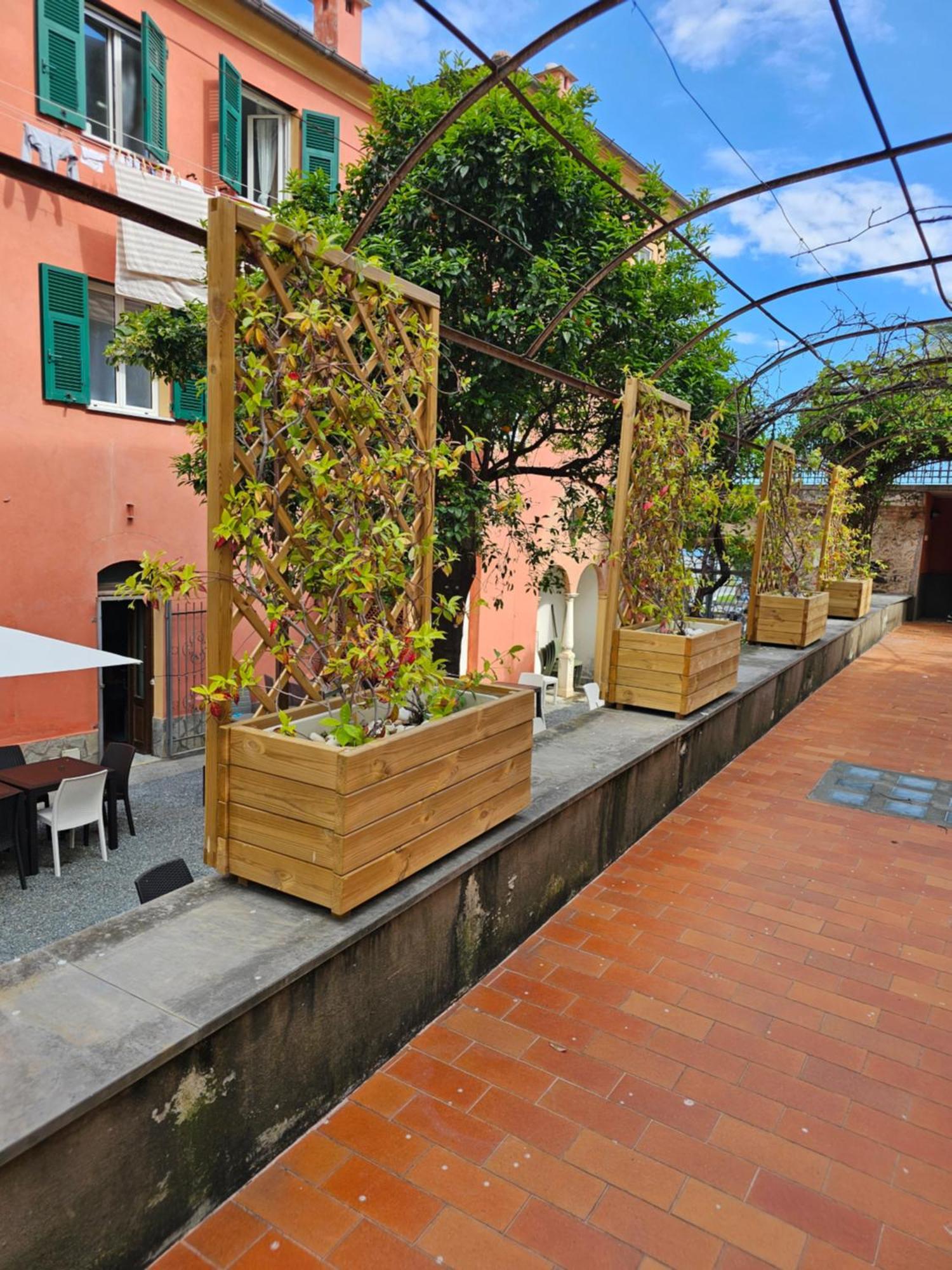 Casa Atena, Spaziosa, Romantica Con Idromassaggio Privato Varraze Exterior foto