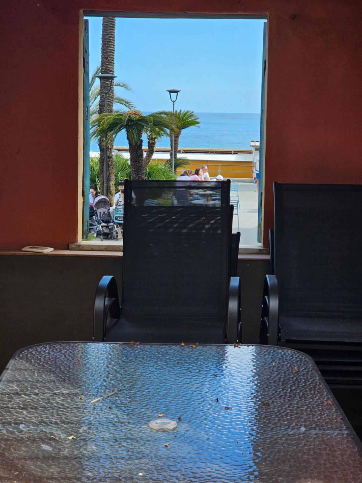 Casa Atena, Spaziosa, Romantica Con Idromassaggio Privato Varraze Exterior foto